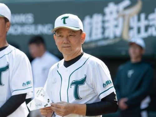 洪總堅持建立台鋼隊風  不受外界觀點影響  要求隊伍整齊有序