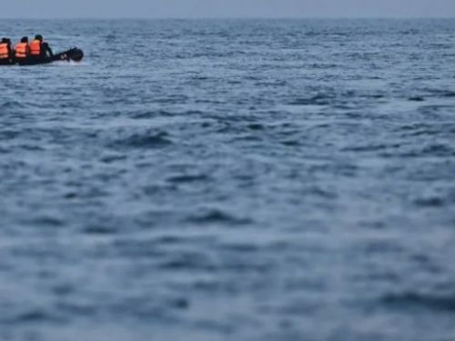 英國海峽偷渡人數下降36%：2023年近3萬人搭小艇抵達
