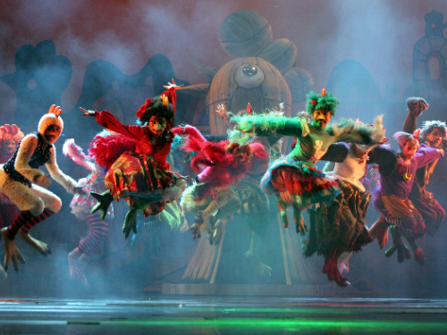 屏東藝術館兒童節特備！紙風車《雞城故事》免費演出，3/15-16索票開始