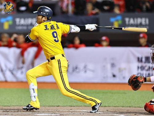 中信兄弟於大巨蛋展現開幕之勝利