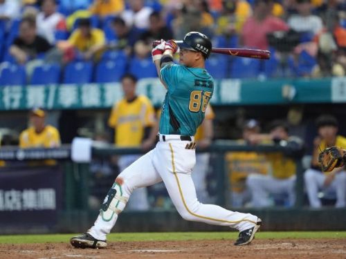 台鋼雄鷹迎來與中信兄弟三連戰最後一場比賽