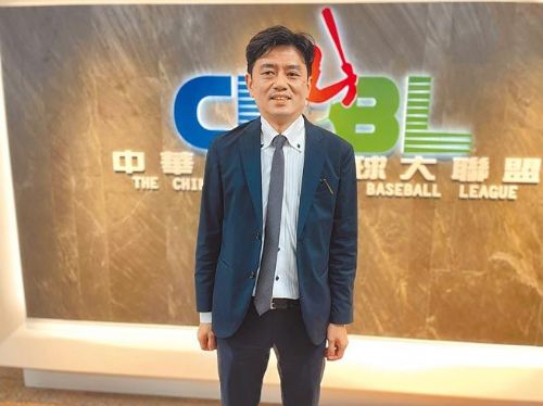 《台鋼雄鷹積極補強：劉東洋領隊宣布計劃簽約2至3位戰力外援》