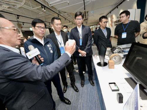 出席「亞灣雲平台微軟新創加速器」啟動記者會 持續提供新創產業最完整支持