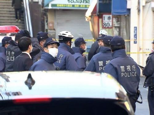 東京旅館爆發人質挾持事件！男嫌持刀遭警逮捕，女房客平安獲釋