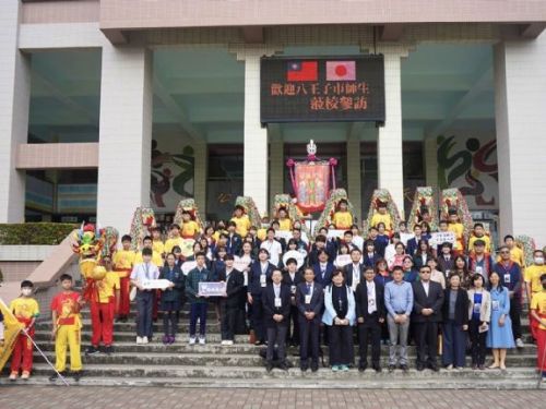 入校體驗、在地巡禮 日本八王子市師生訪右昌國中