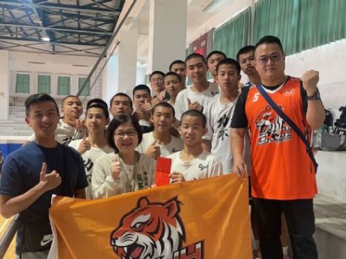 大里成功國中籃球隊進軍全國八強！