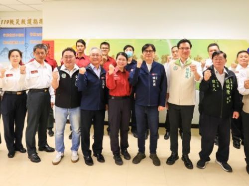 119消防節感謝消防弟兄姊妹 陳其邁至勤務中心慰勉值勤同仁辛勞