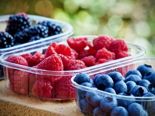 高市衛生局要求好市多全面回收「科克蘭冷凍莓果類產品」，以維護消費者的食品安全。