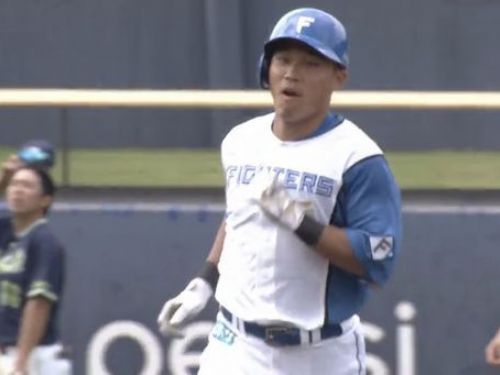 王柏融春訓好的開始　紅白戰替補首打席就敲安打