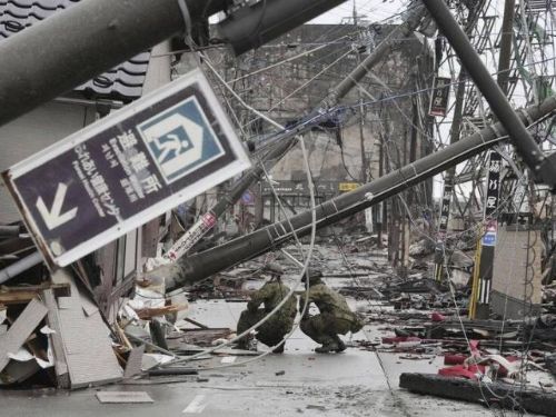 日本石川縣地震後，逃難孕婦奇蹟誕下女嬰