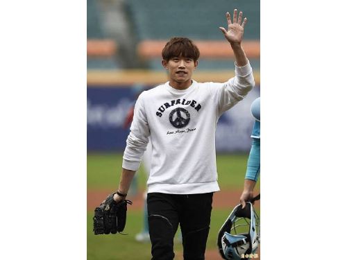 轟動中職！樂天重磅補強，挖角日本頂尖教頭，陳冠宇大讚這一舉動如何看？