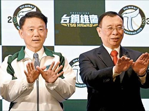 台鋼雄鷹隊著眼於 中華職棒聯盟各隊保留名單以補強球隊力量