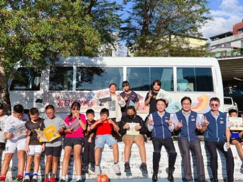 企業助力高雄區監理所「性平幸福悅閱育識計畫」幸福巴士成為偏鄉培育性平觀念的搖籃