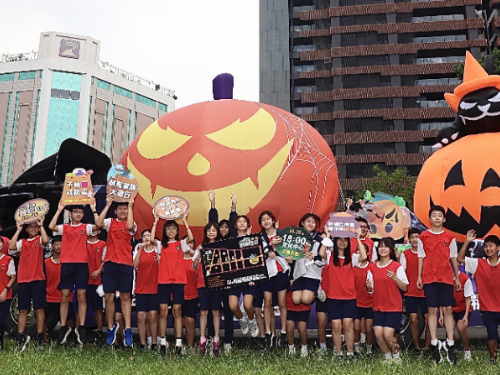 「巨型南瓜」高雄出沒搶先快閃五福國中 妝點高雄萬聖節