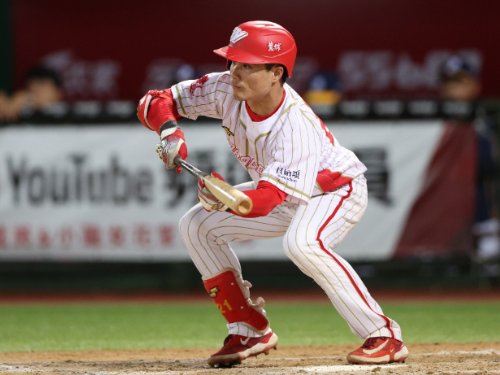 李凱威關鍵短打 味全2:1勝中信