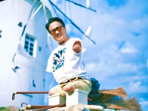 乙武洋匡穿短袖T恤遭嗆噁心 裸身霸氣回擊「這就是我的身體」