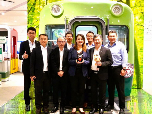 日本關西京阪電鐵強力曝光高雄觀光廣告 觀光局與高捷再訪東急電鐵取經鐵道觀光