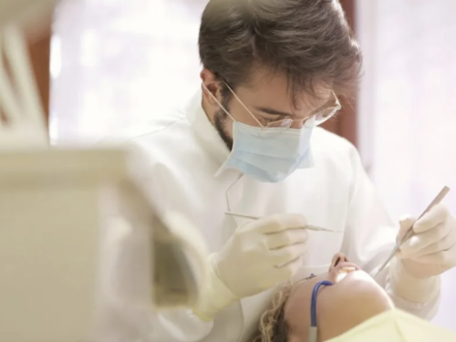 防蛀牙兒童要定期塗氟 成人呢？牙醫師解答7類人一樣也要