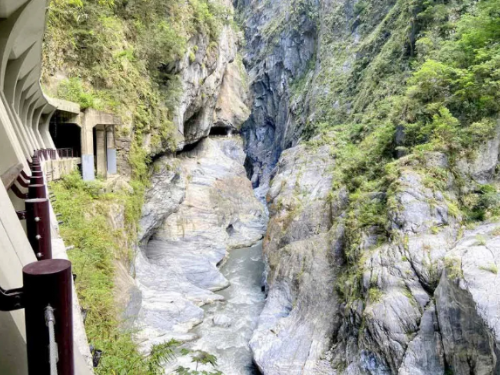 世界級峽谷美景！秋天就來這個步道健行