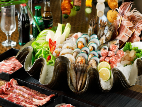 早鳥價享落羽松星空中秋BBQ！台北最美景觀餐廳賞月吃40道餐點，還有樂團演唱