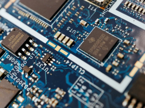 路透社：拜登政府擬堵塞漏洞　阻止中國企業海外獲AI晶片