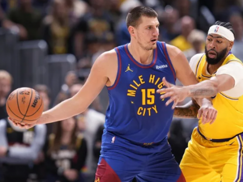 賽馬哥Nikola Jokic開幕戰就是大三元 金塊力退湖人
