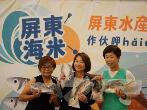 「屏東海米」推廣優質水產品 屏東縣長周春米擔任一日店長